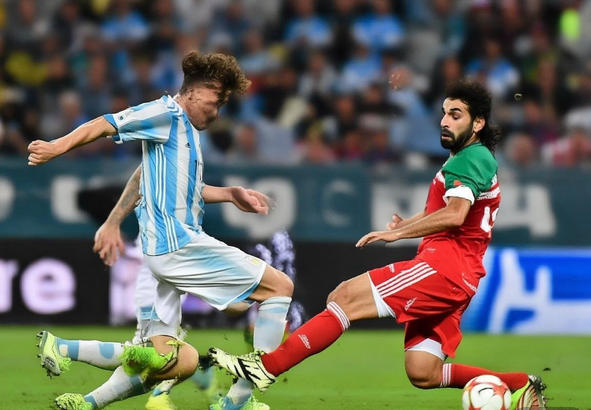 阿根廷vs伊朗：巅峰对决中的足球战术解析与未来启示(图2)