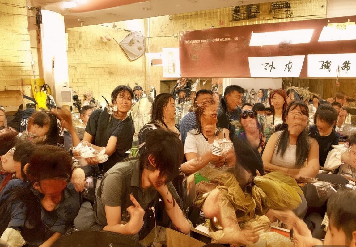 巴塞罗那VS巴黎圣日耳曼：巅峰对决背后的故事与未来展望(图1)